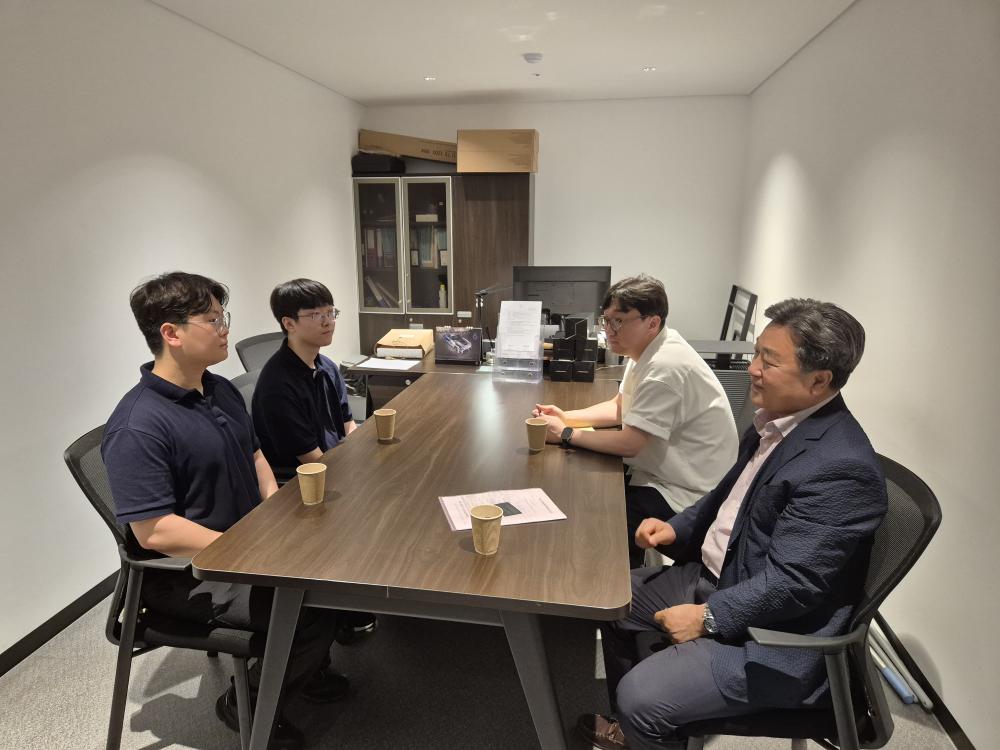 2025-S학기 현장실습 이건화 교수님 지도방문(KCC오토벤츠) 사진7
